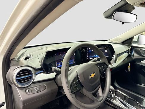 New 2026 Chevrolet Trax LT FWD image 12