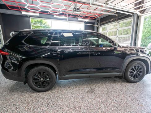 Used 2024 Toyota Grand Highlander FWD image 4