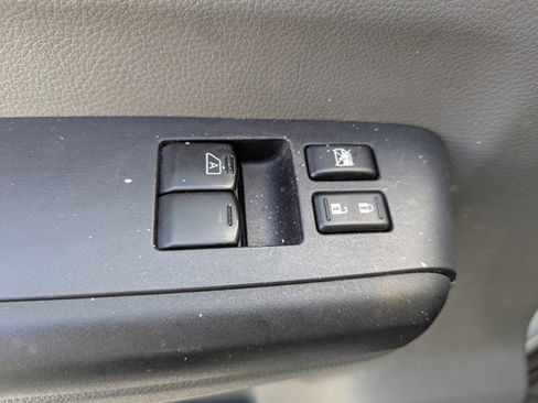 Used 2020 Nissan NV 2500 SV image 10