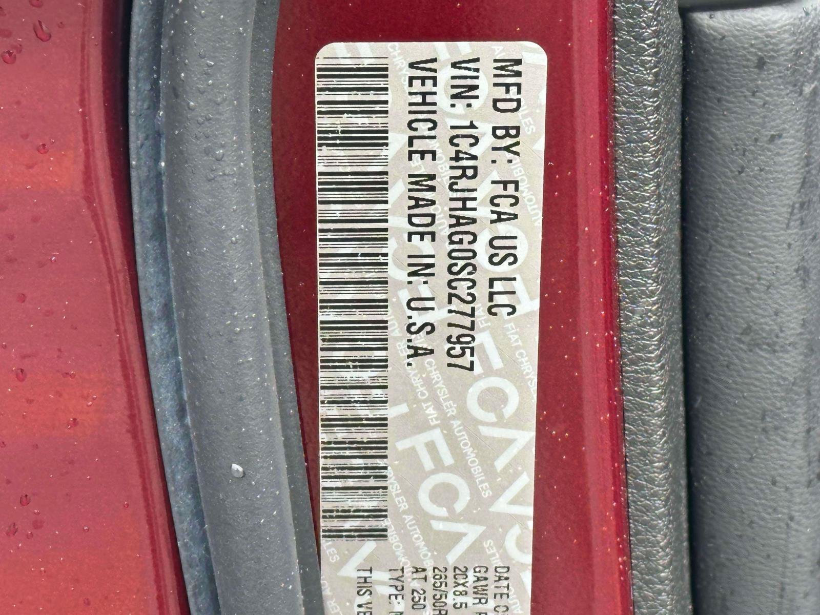 Used 2025 Jeep Grand Cherokee Altitude AWD/4WD image 33