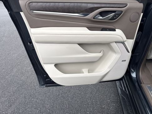 Used 2022 GMC Yukon XL Denali image 24