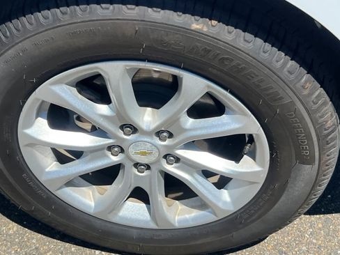 Used 2019 Chevrolet Equinox LS FWD image 22