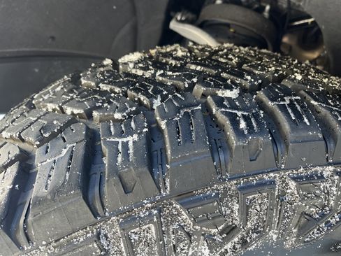 Used 2024 GMC Sierra 1500 AT4X image 9