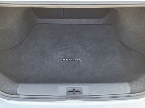 Used 2024 Nissan Sentra SV FWD image 10