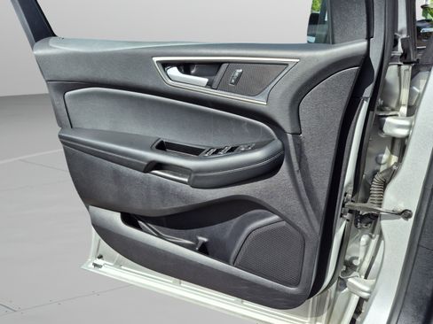 Used 2019 Ford Edge SEL w/ Equipment Group 201A FWD image 22
