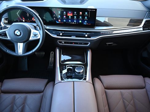 Certified 2025 BMW X6 xDrive40i w/ Premium Package image 13