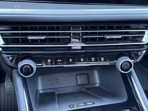 New 2026 Chevrolet Traverse LT w/ Sun and Wheel Package image 31