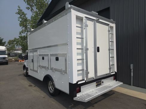 Used 2020 Ford Transit 350 DRW w/ Exterior Upgrade Package RWD image 3