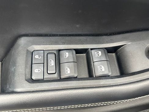 Used 2023 Jeep Grand Cherokee L Limited w/ Luxury Tech Group II image 24