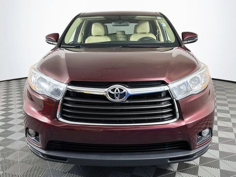 Used 2015 Toyota Highlander Plus AWD/4WD image 2
