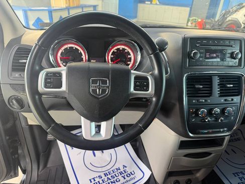 Used 2016 Dodge Grand Caravan SE w/ Quick Order Package 29E SE FWD image 24