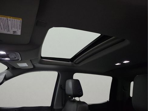 Used 2022 Chevrolet Silverado 1500 LTZ w/ LTZ Premium Package image 11