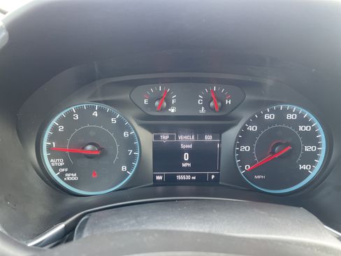 Used 2018 Chevrolet Equinox LT FWD image 11
