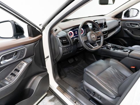 Used 2023 Nissan Rogue Platinum w/ Platinum Premium Package image 12