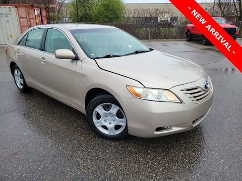 Used 2009 Toyota Camry LE image 1