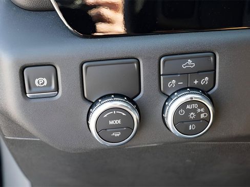 New 2026 GMC Sierra 1500 Elevation image 18