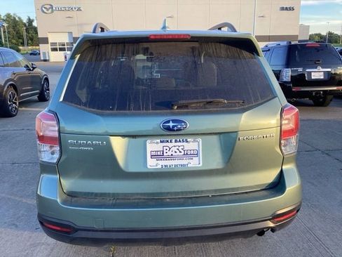 Used 2018 Subaru Forester 2.5i Premium w/ All-Weather Package AWD/4WD image 10