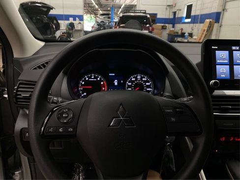 Used 2023 Mitsubishi Eclipse Cross LE AWD/4WD image 22
