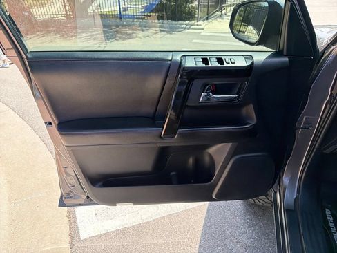Used 2014 Toyota 4Runner Trail Premium AWD/4WD image 17