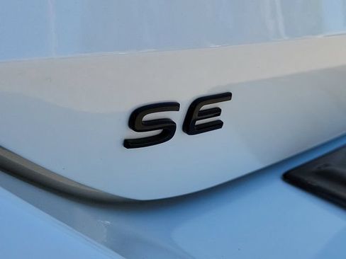 New 2026 Volkswagen Tiguan SE R-Line FWD image 7