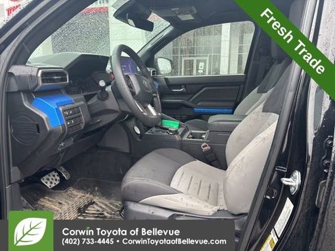 Used 2025 Toyota Tacoma TRD Sport image 11
