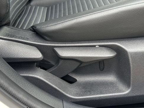 Used 2024 Toyota Camry SE FWD image 28