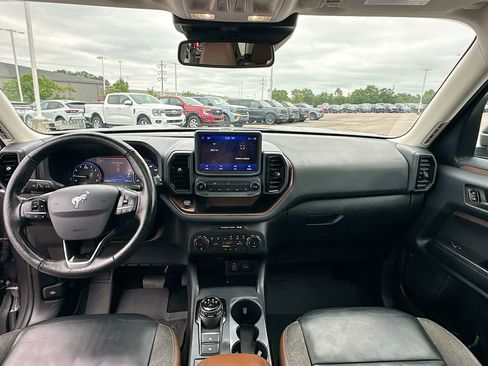 Used 2023 Ford Bronco Sport Outer Banks w/ Tech Package AWD/4WD image 3