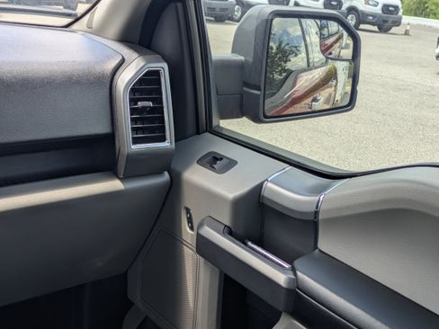 Used 2015 Ford F150 XLT w/ Equipment Group 302A Luxury AWD/4WD image 19