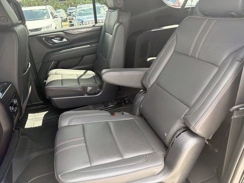 Used 2023 Chevrolet Suburban RST w/ Luxury Package RWD image 12