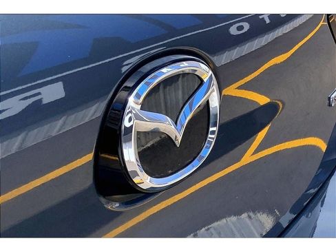 Used 2024 MAZDA MAZDA3 s FWD image 32