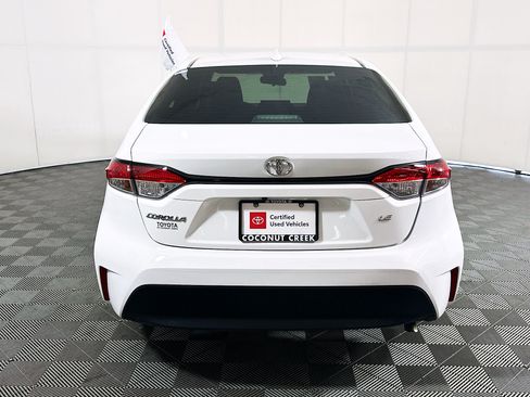 Certified 2024 Toyota Corolla LE FWD image 4