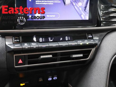 Used 2025 Toyota Camry Hybrid FWD image 20