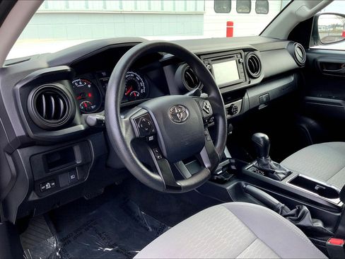 Used 2019 Toyota Tacoma SR AWD/4WD image 14