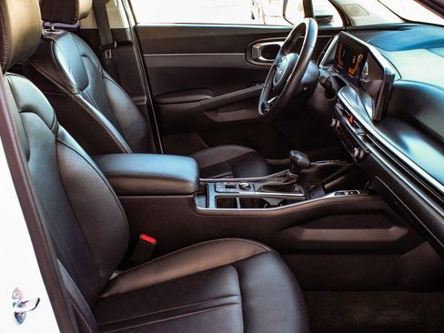 Used 2024 Kia Sorento S image 42