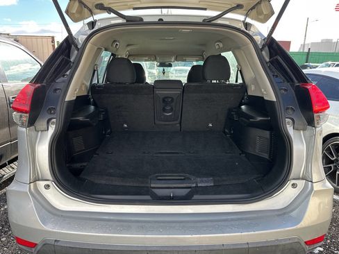Used 2017 Nissan Rogue S image 10
