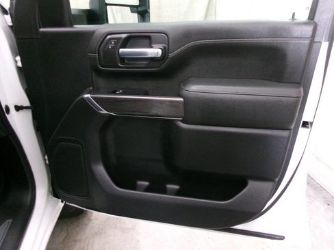 Used 2020 Chevrolet Silverado 2500 LTZ w/ LTZ Plus Package image 33