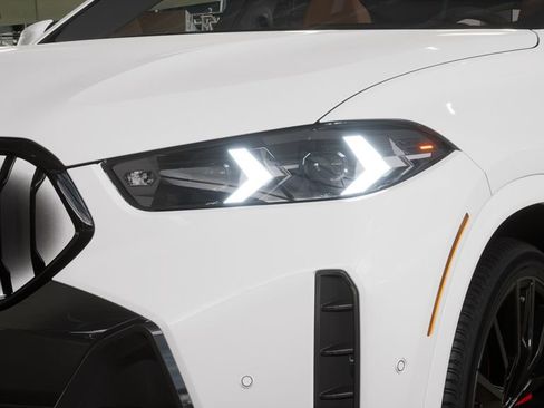 New 2026 BMW X6 xDrive40i w/ Executive Package image 33