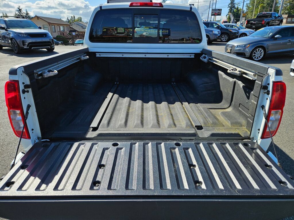 Used 2016 Nissan Frontier PRO-4X w/ Pro-4x Graphics Package AWD/4WD image 11