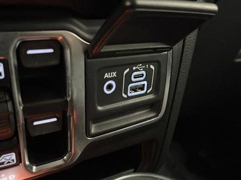 Used 2022 Jeep Wrangler Unlimited Sport image 29