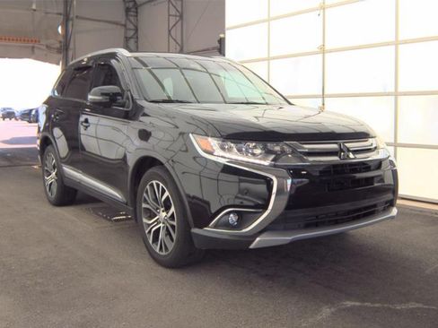 Used 2018 Mitsubishi Outlander SE FWD image 3