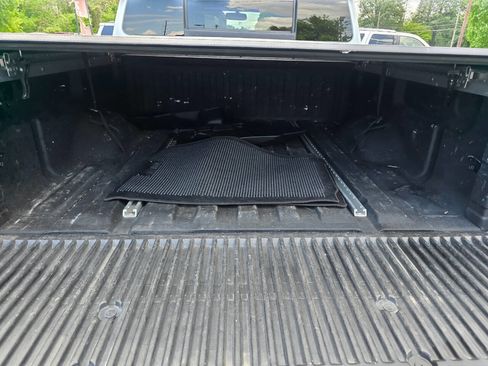 Used 2015 Nissan Titan SL w/ SL Moonroof Package AWD/4WD image 32