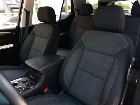 Used 2021 Chevrolet Traverse LS FWD image 29