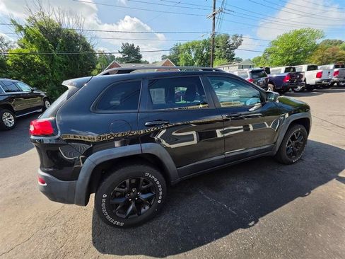 Used 2016 Jeep Cherokee Trailhawk w/ Cold Weather Group AWD/4WD image 11
