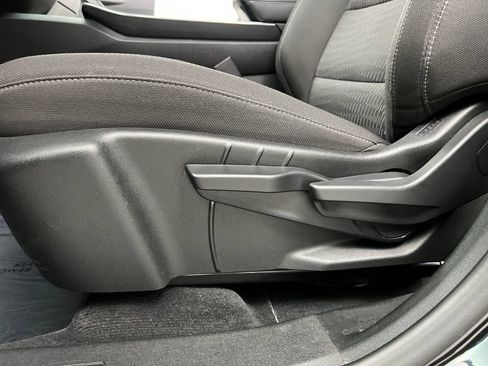 Used 2025 Chevrolet Equinox LT AWD/4WD image 13