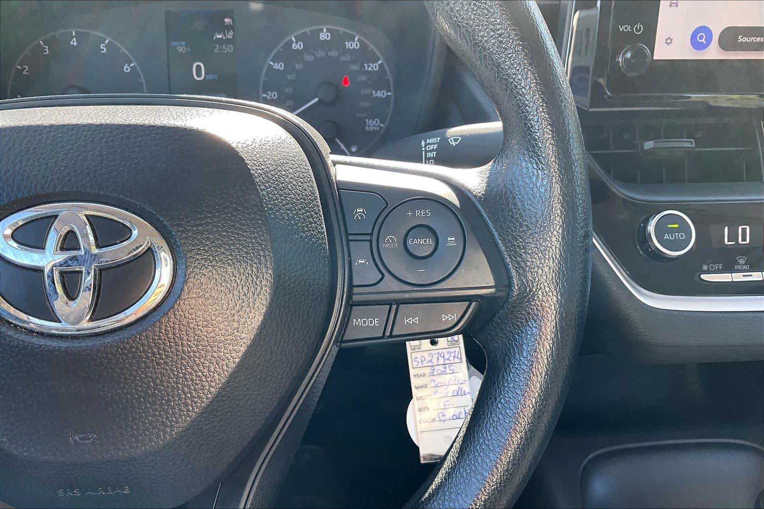 Used 2025 Toyota Corolla LE FWD image 24