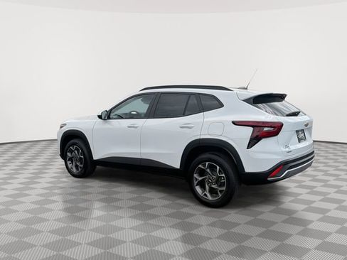 New 2026 Chevrolet Trax LT w/ Driver Confidence Package FWD image 7