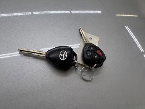 Used 2010 Toyota Corolla LE image 26