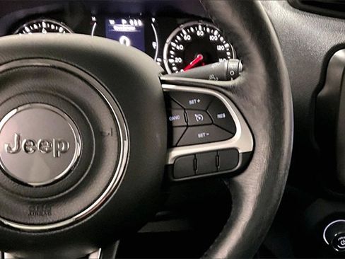 Used 2019 Jeep Renegade Latitude w/ Cold Weather Group image 12