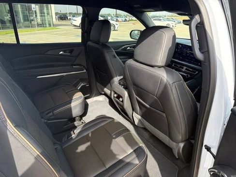 Used 2026 Chevrolet Traverse High Country FWD image 18