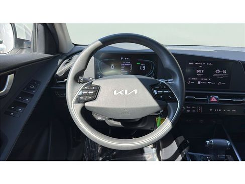 Used 2025 Kia Niro LX FWD image 25